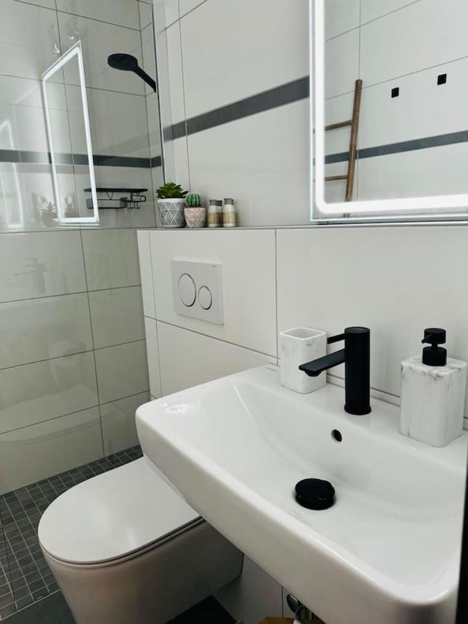 Klassen Stay - Design Studio In 11 Etage - Tolle Aussicht - Sauna, Pool - Netflix Лахщайн Екстериор снимка