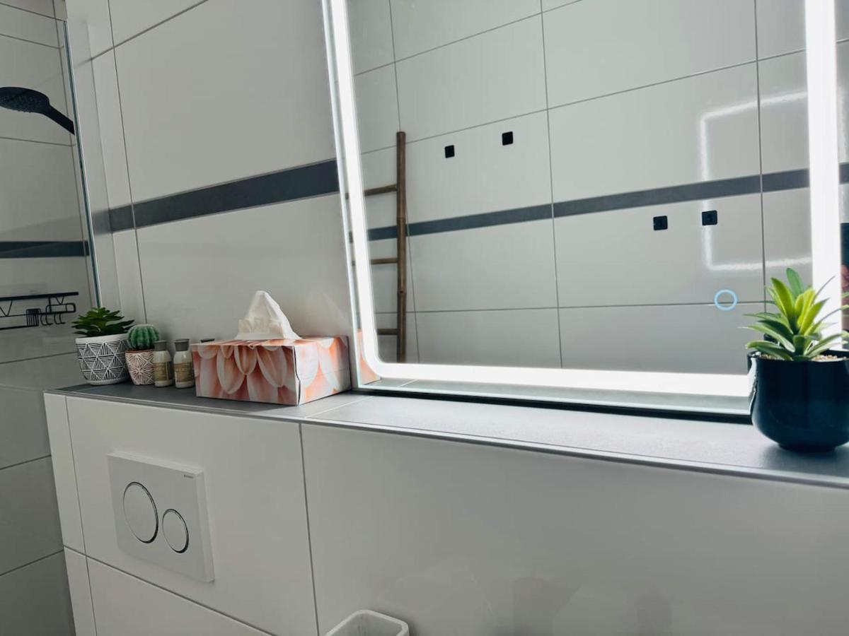 Klassen Stay - Design Studio In 11 Etage - Tolle Aussicht - Sauna, Pool - Netflix Лахщайн Екстериор снимка