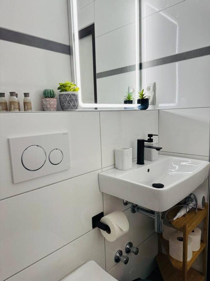 Klassen Stay - Design Studio In 11 Etage - Tolle Aussicht - Sauna, Pool - Netflix Лахщайн Екстериор снимка